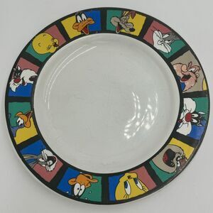 Looney Tunes 8” Plate 1994 Bugs Bunny Tweety Bird Tazmanian Devil Wiley E Sakura
